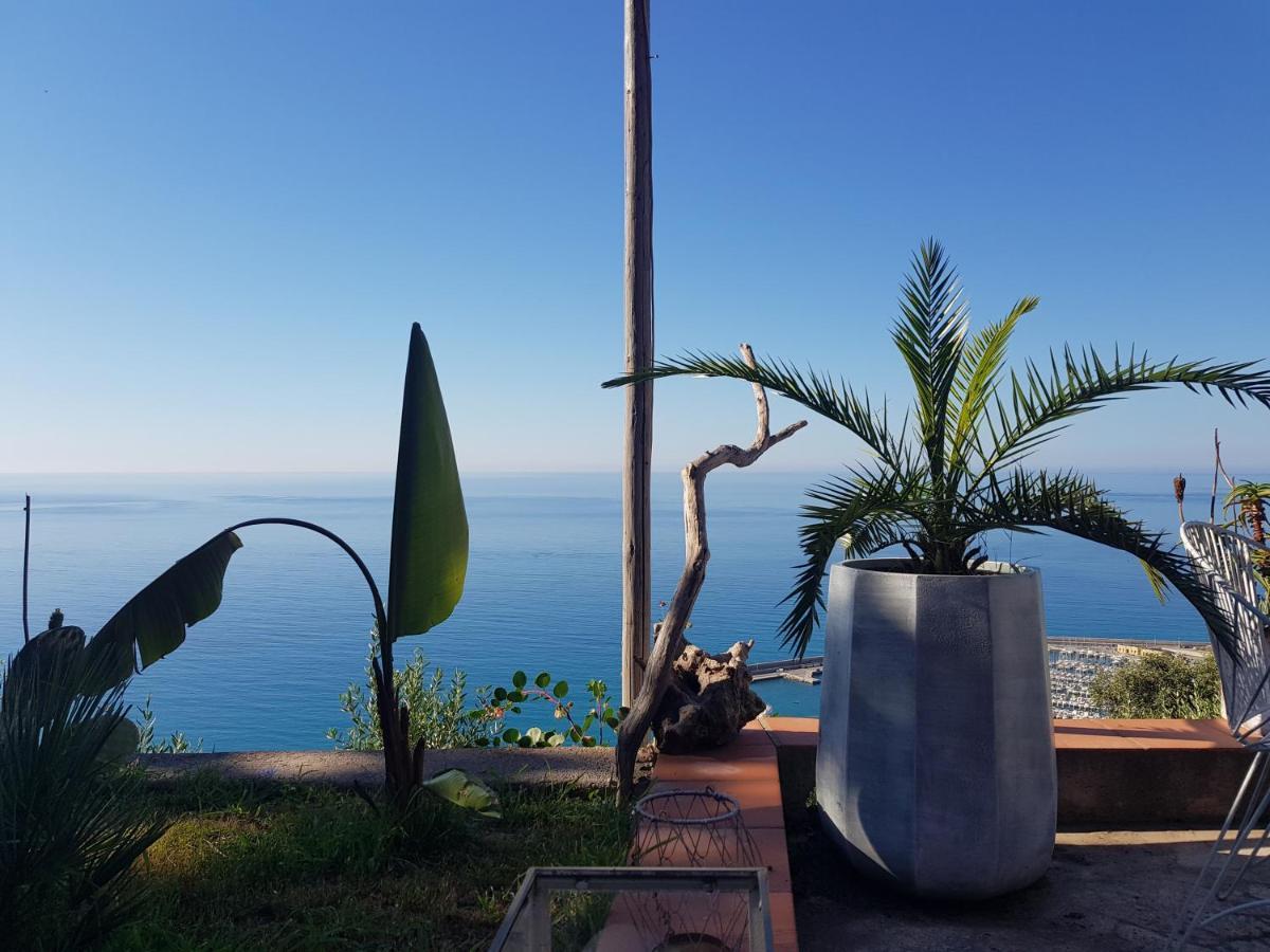 La BouganVilla Charme&Relax vista mare Finale Ligure Esterno foto