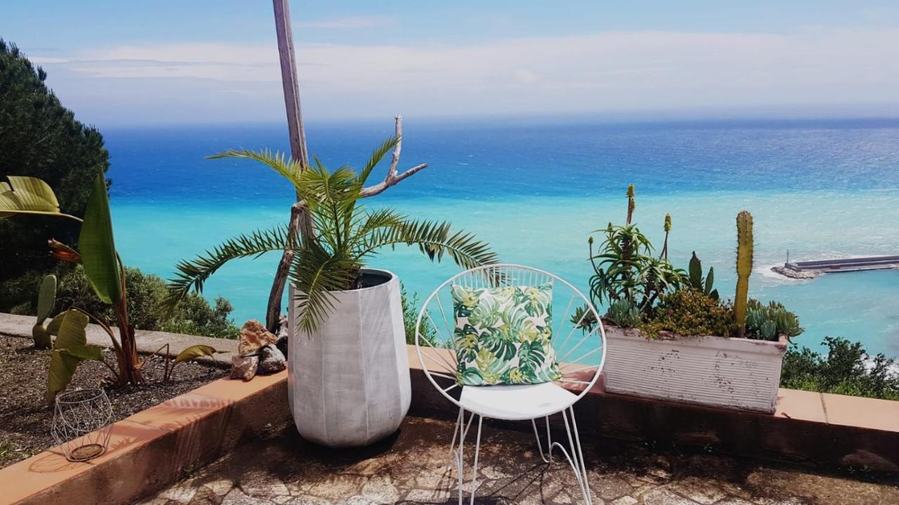 La BouganVilla Charme&Relax vista mare Finale Ligure Esterno foto