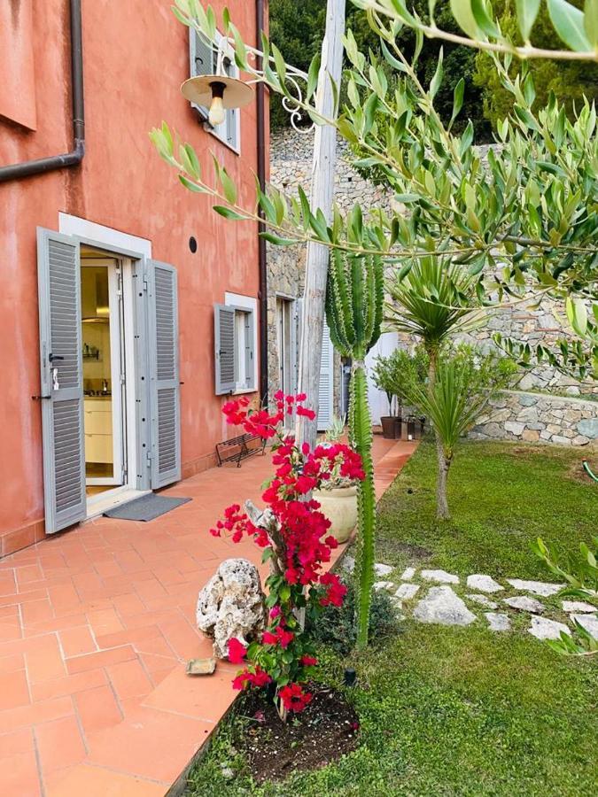 La BouganVilla Charme&Relax vista mare Finale Ligure Esterno foto
