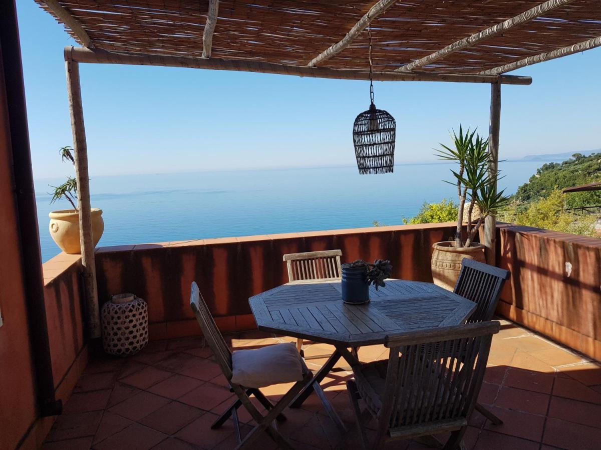 La BouganVilla Charme&Relax vista mare Finale Ligure Esterno foto