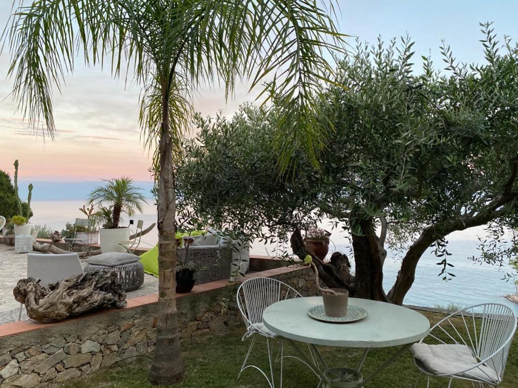 La BouganVilla Charme&Relax vista mare Finale Ligure Esterno foto