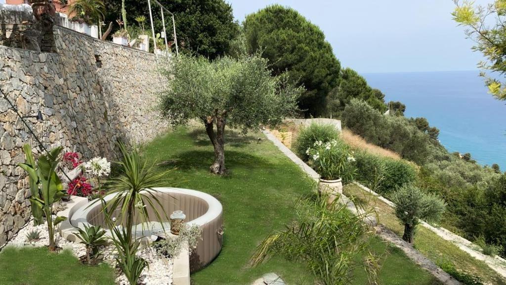 La BouganVilla Charme&Relax vista mare Finale Ligure Esterno foto